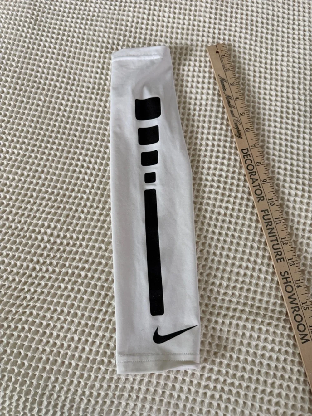 Nike White Arm Sleeve with Black Stripe and Swoosh - Picture 2 of 2